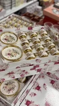 طقم فناجين قهوة بورسلين مزخرف بالورود