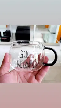 كوب زجاجي بعبارة صباح الخير