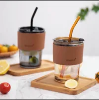 كوب زجاجي مع غطاء وقشة - جورجوس (Gorgous)