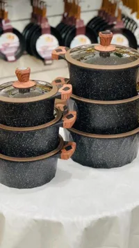 طقم طناجر جرانيت فاخر بمقابض خشبية