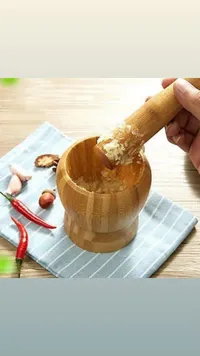 هاون خشبي طبيعي مع يد طحن