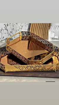 طقم صواني تقديم معدنية ذهبية مزخرفة