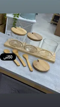 طقم توابل زجاجي مع قواعد وملاعق خشبية - سوق غزة