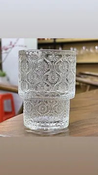 كوب زجاجي مزخرف بنقوش الزهور