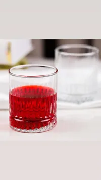 كؤوس زجاجية مزخرفة للمشروبات