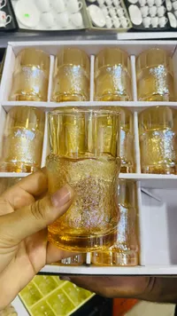 طقم كاسات زجاجية ملونة - تصميم عسلي