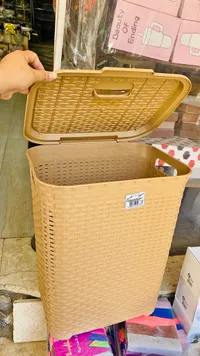 سلة غسيل بلاستيكية بتصميم خوص - رادان (Rattan)
