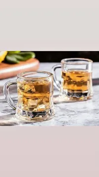 أكواب زجاجية صغيرة للمشروبات