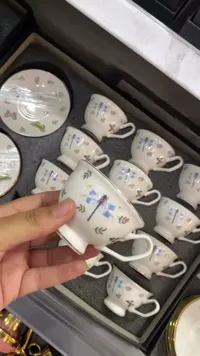 طقم فناجين قهوة بنقشة اليعسوب