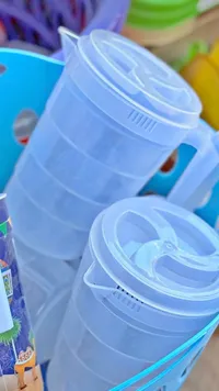 إبريق بلاستيكي شفاف للمشروبات