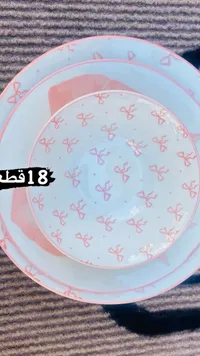 طقم أطباق سفرة سيراميك 18 قطعة بنقشة الفيونكات الوردية
