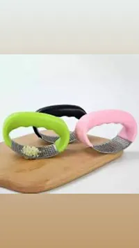 مبشرة ثوم يدوية بمقبض مريح