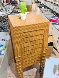 طقم كراسي بلاستيك بتصميم خيزران