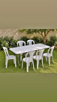طقم طاولة وكراسي بلاستيكية للحدائق