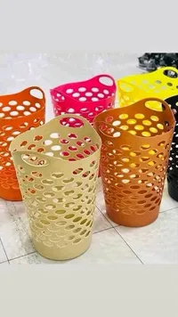 سلة غسيل بلاستيكية متعددة الألوان