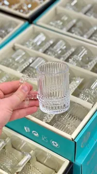 طقم أكواب زجاجية بتصميم مضلع ومقبض خرزي