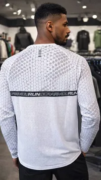 بلوزة رياضية بأكمام طويلة - أندر أرمر (Under Armour)