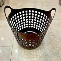 سلة غسيل بلاستيكية بتصميم قلوب