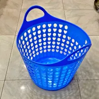 سلة غسيل بلاستيكية بتصميم قلوب