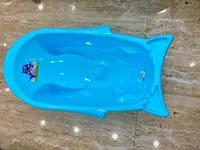 بانيو استحمام للأطفال بتصميم سمكة - هابي بيبي (Happy Baby)