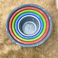 طقم أوعية بلاستيكية ملونة