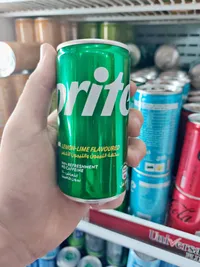مشروب غازي بنكهة الليمون والليمون الأخضر - سبرايت (Sprite)