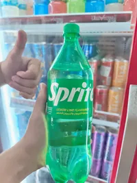 مشروب غازي بنكهة الليمون والليمون الأخضر - سبرايت (Sprite)