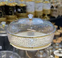 مضيفة معمول زجاج بغطاء