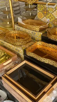 صواني ضيافة ذهبية مزخرفة