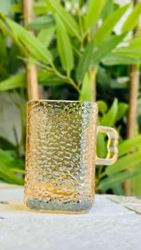 كوب زجاجي بنقش محبب