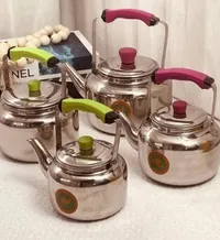 مجموعة غلايات استانلس ستيل بمقابض ملونة