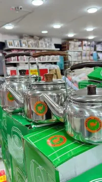إبريق شاي زجاجي - بمقبض خشبي