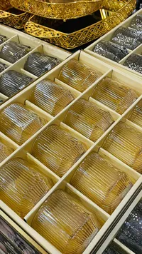 طقم كاسات زجاجية مضلعة فاخرة