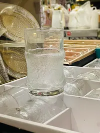 طقم كاسات زجاجية بتصميم مضلع