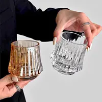 كوب زجاجي بتصميم مضلع عصري