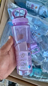 مطرة مياه بلاستيكية بتصميم التاج