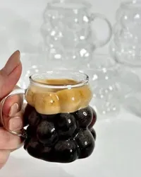 كوب زجاجي بتصميم الفقاعات