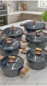 طقم قدور جرانيت فاخر بمقابض خشبية