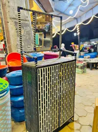 خزانة أدوات مع مرآة