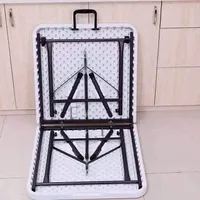 طاولة قابلة للطي (Folding Table)