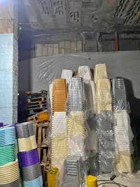 كراسي بلاستيكية قابلة للتكديس