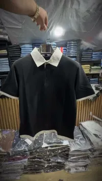 قميص بولو رجالي بياقة وأطراف منقوشة