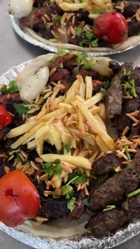 مشاوي مشكلة مع البطاطس والمقبلات
