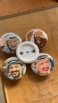 أزرار طباعة صور شخصيات فلسطينية