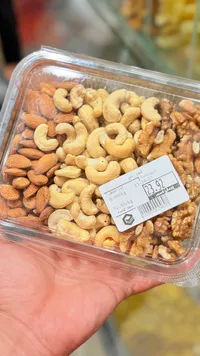 مكسرات مشكلة - لوز وكاجو وجوز