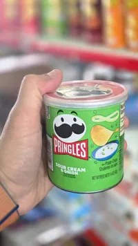 برينجلز بنكهة الكريمة والبصل - Pringles Sour Cream & Onion