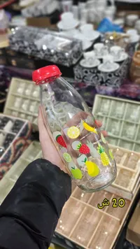 مطرة زجاج فواكه ملونة