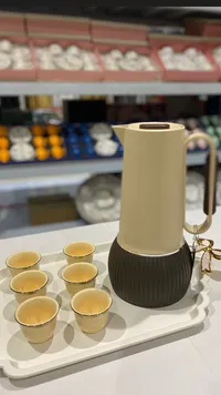 طقم تيرمس وفناجين قهوة - تصميم عصري