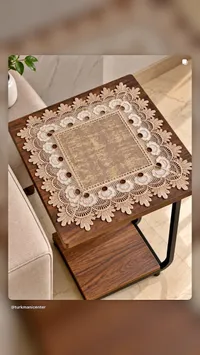 مفرش طاولة مربع مزخرف