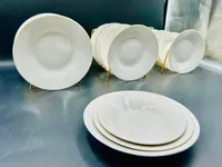 مجموعة أطباق وأوعية بيضاء سيراميك